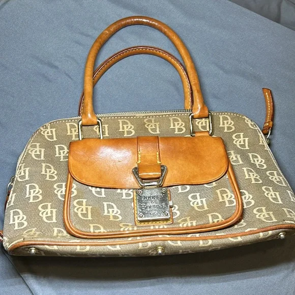 Dooney & Bourke 1975 - Picture 10 of 15